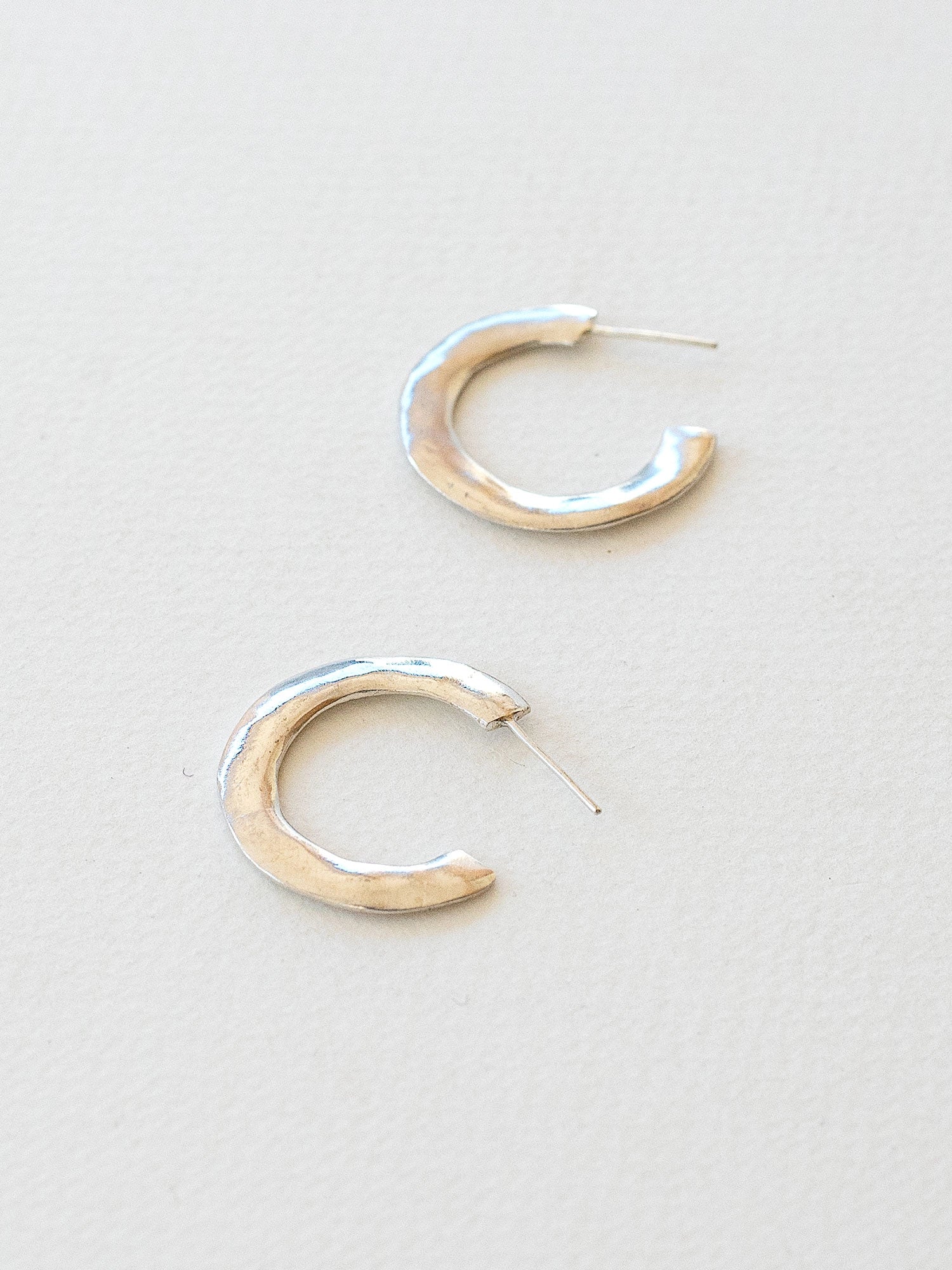 Hollis Medium Silver Hoop Stud Earrings Michelle Ross