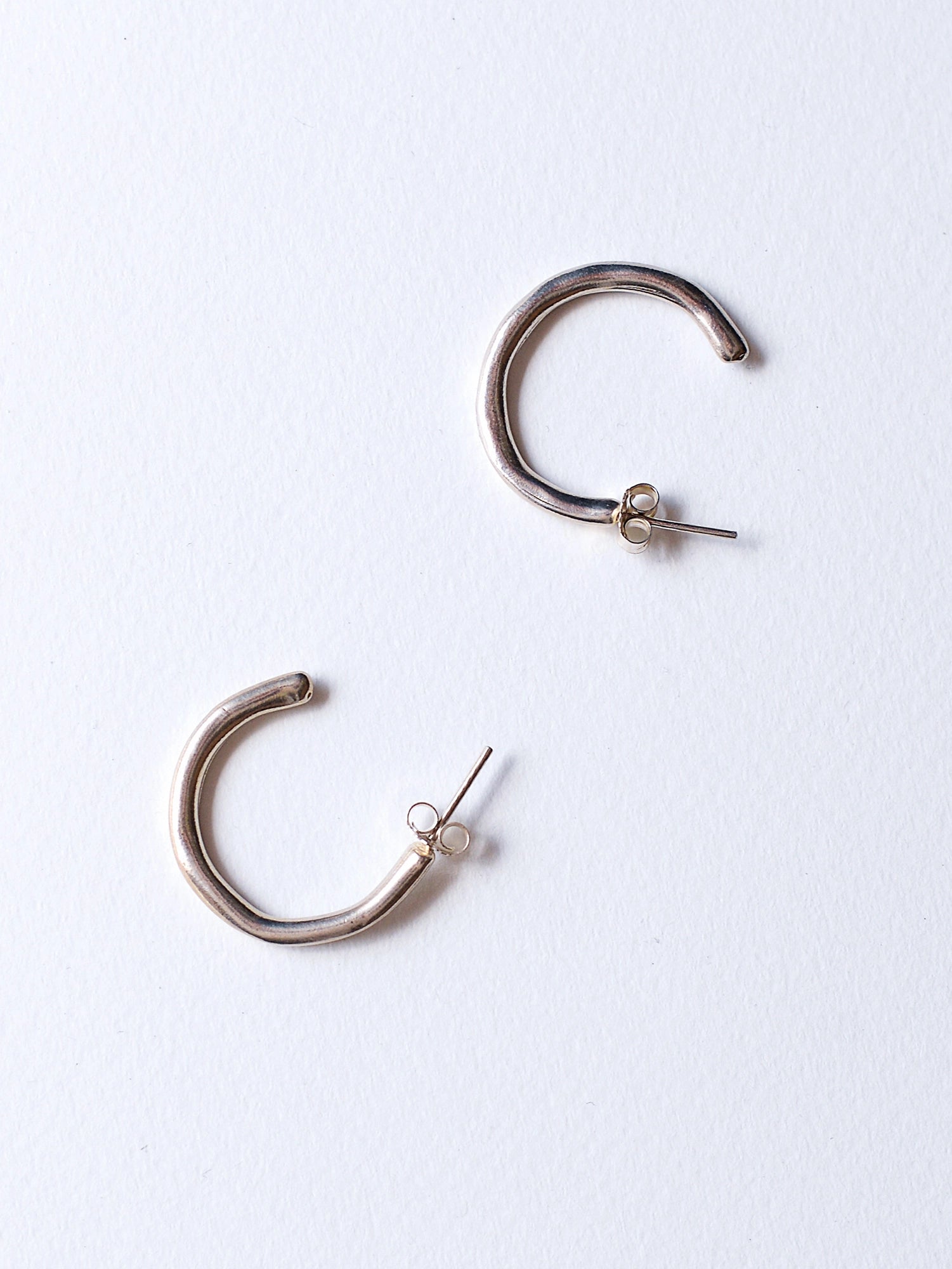 Hollis Small Silver Hoop Stud Earrings Michelle Ross