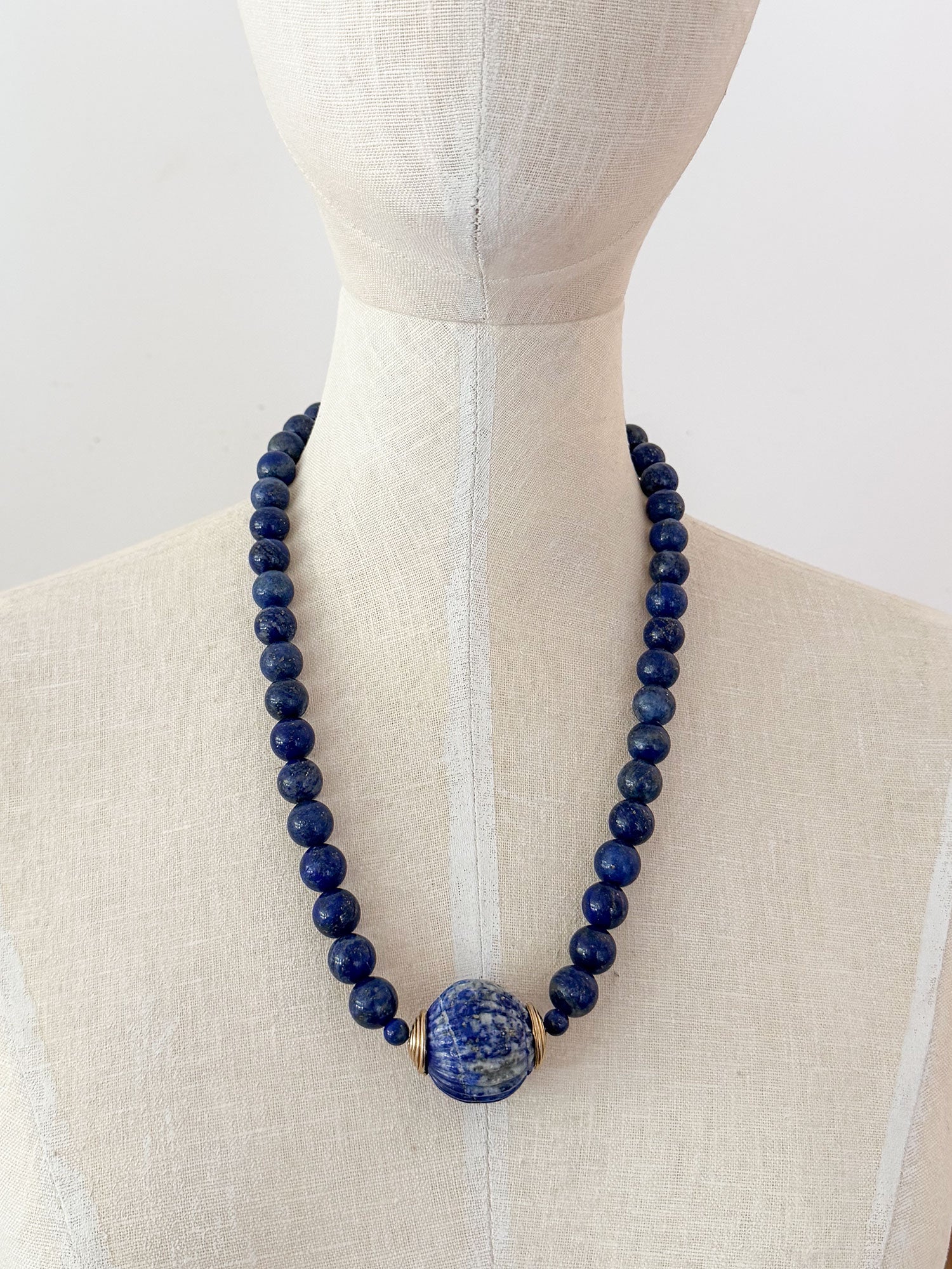 AELLA NECKLACE