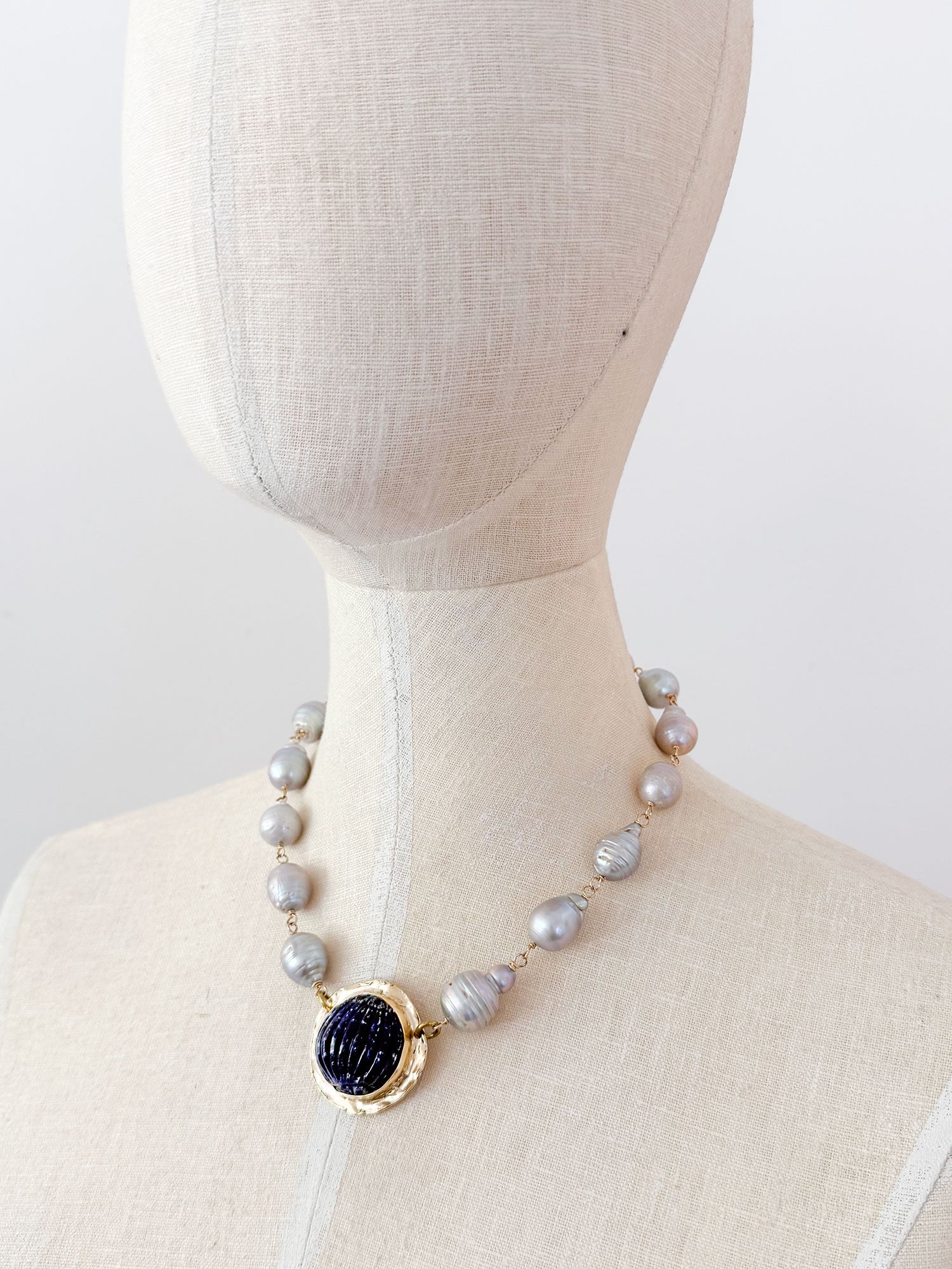 LEDA NECKLACE