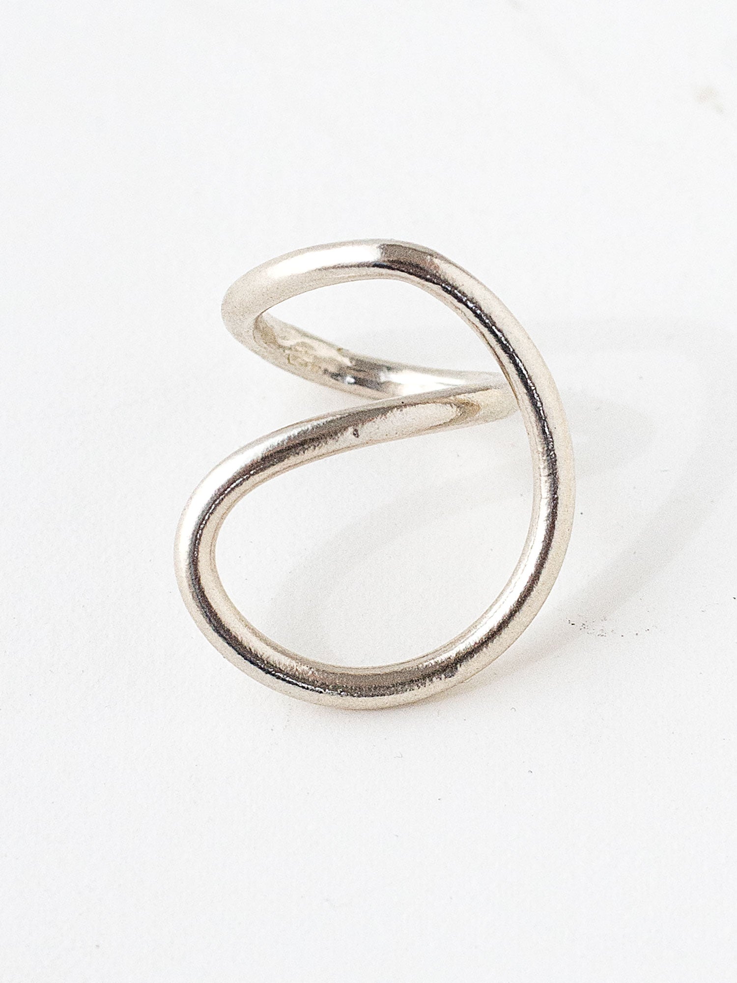 RHODES (SILVER) V RING