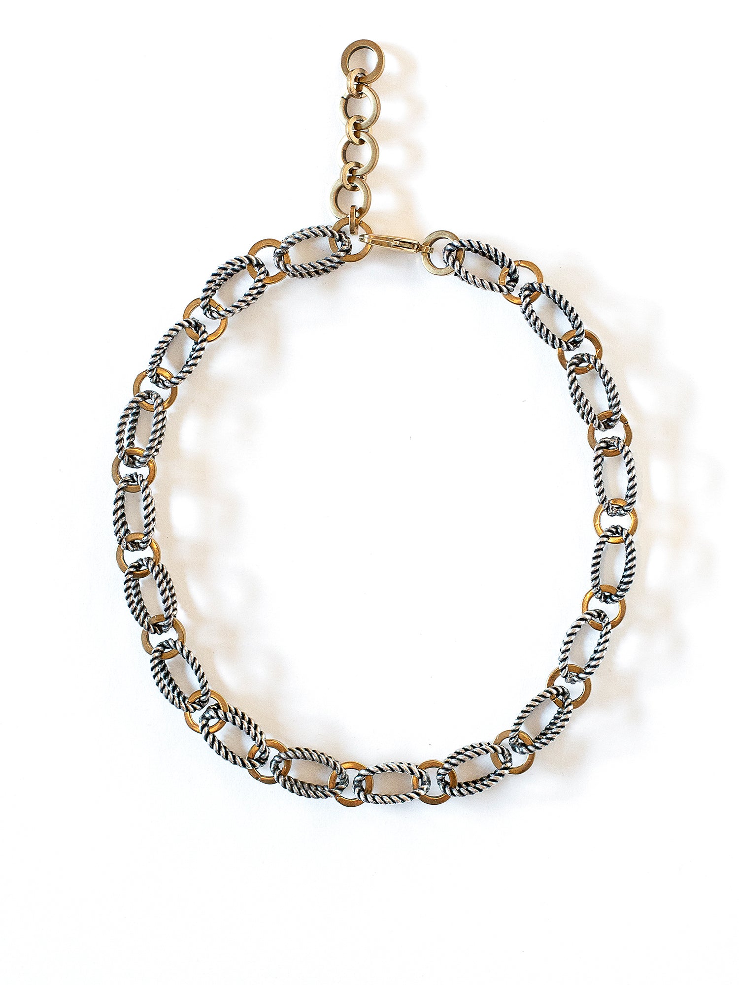COLLIER TORAN