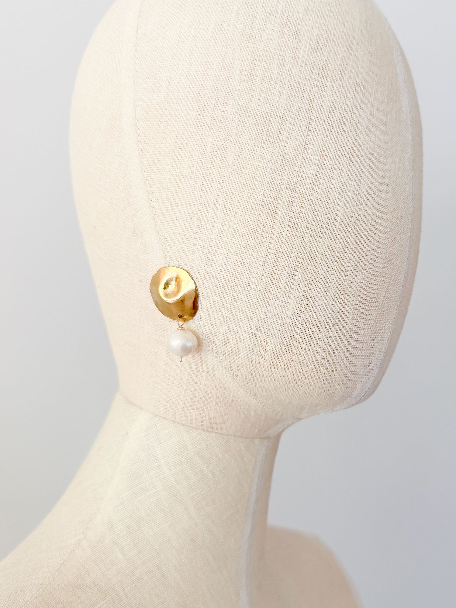 ETEL SMOOTH (PEARL) EARRINGS