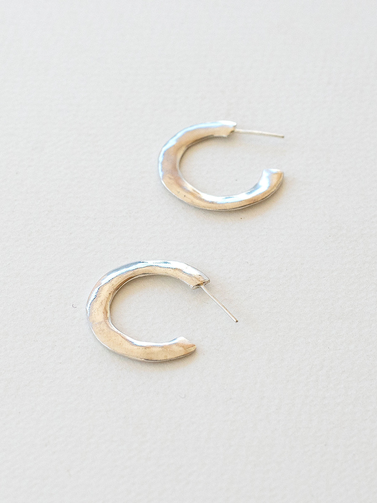Hollis Medium Silver Hoop Stud Earrings Michelle Ross