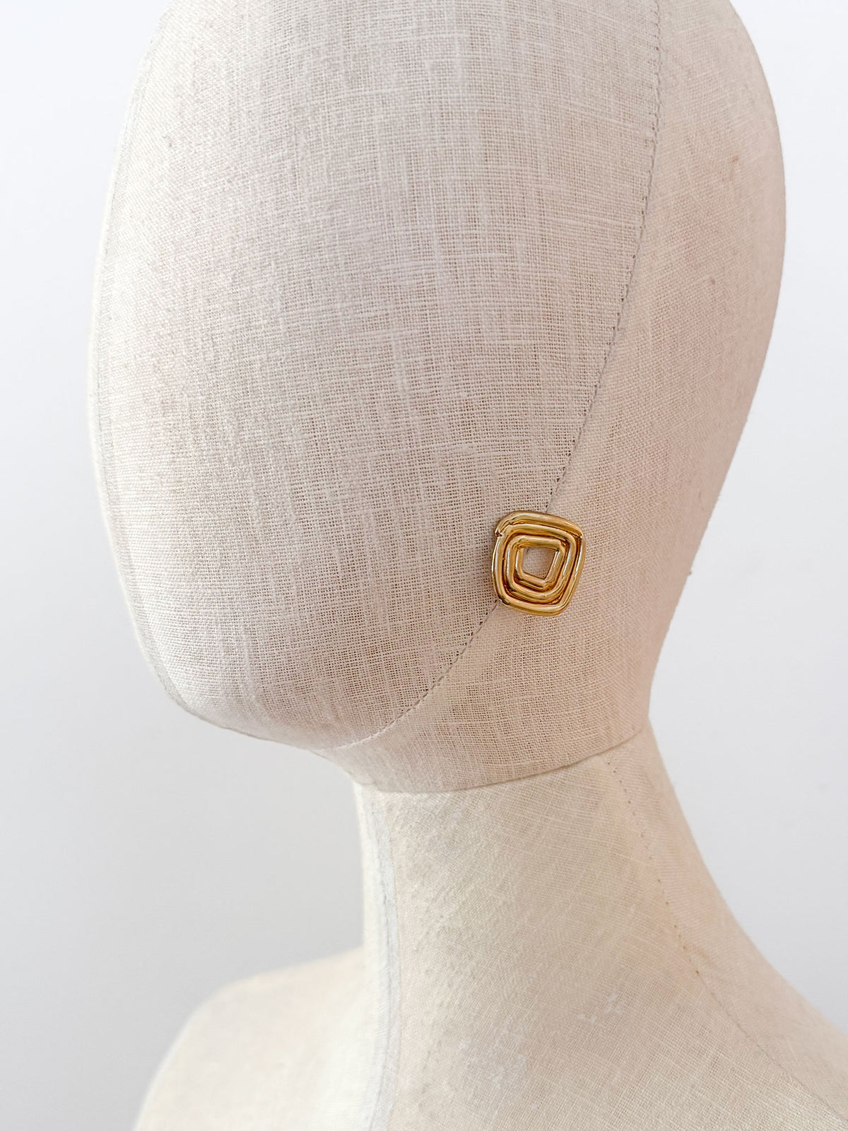 CLAUD EARRINGS