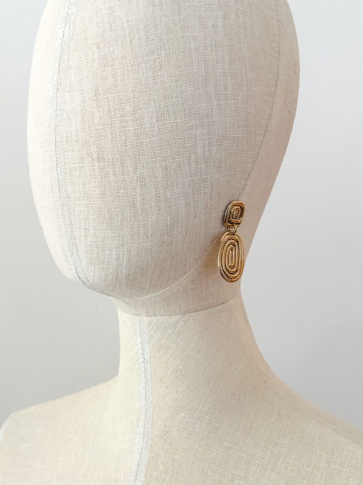 CETTA (ROUND) EARRINGS
