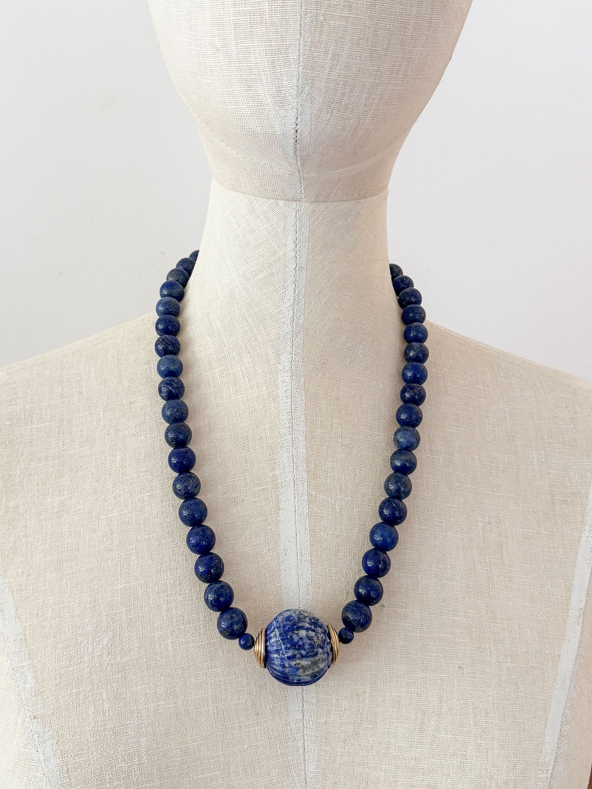 AELLA NECKLACE