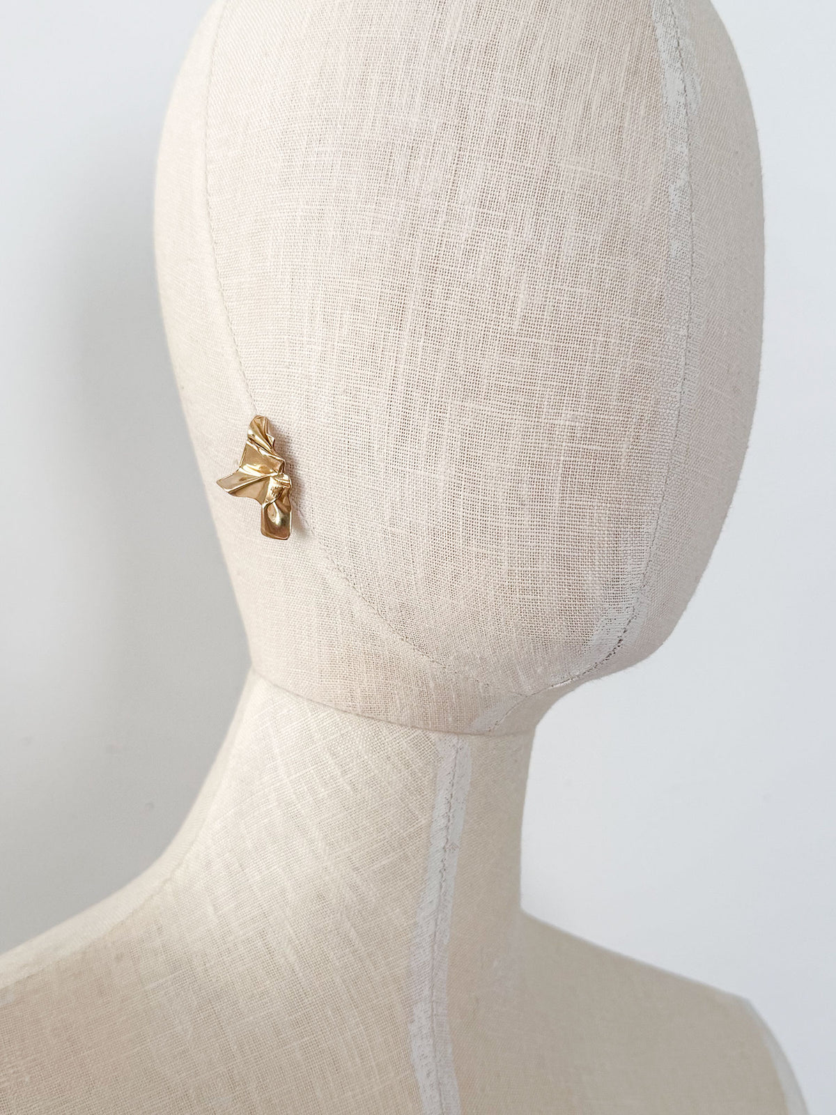 RUFFA (STUD) EARRINGS