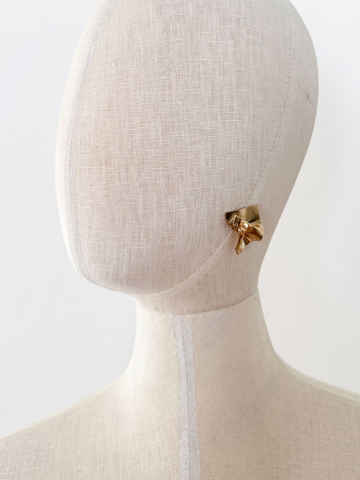 RUFFA (STUD) EARRINGS