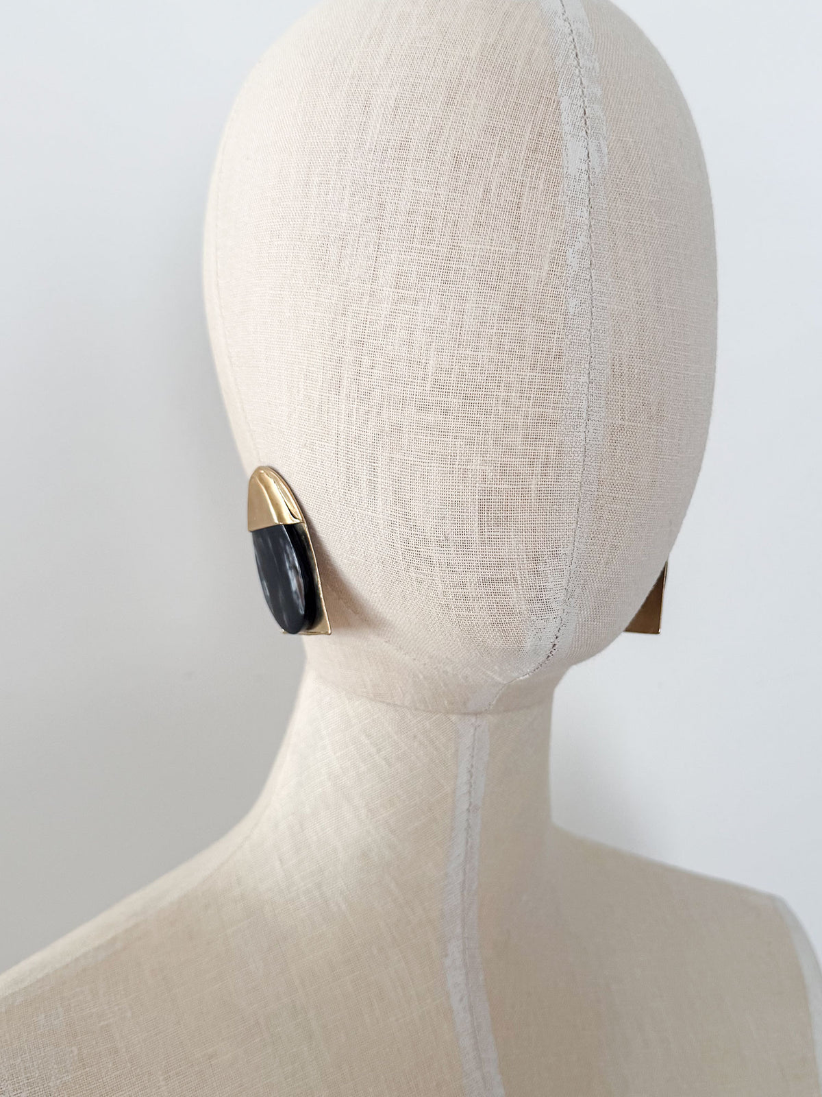 OBEE VI EARRINGS