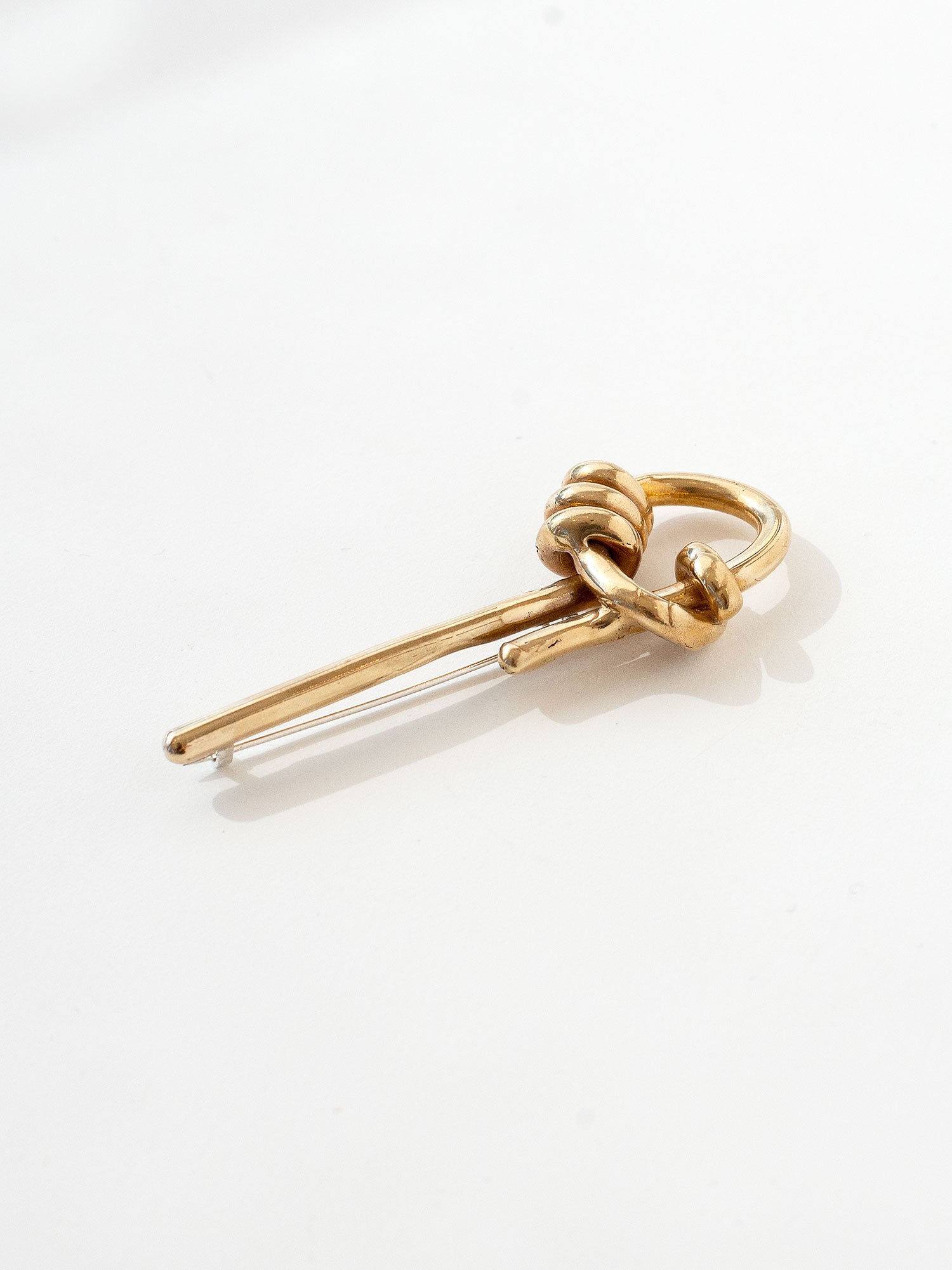 KNOT BROOCH II