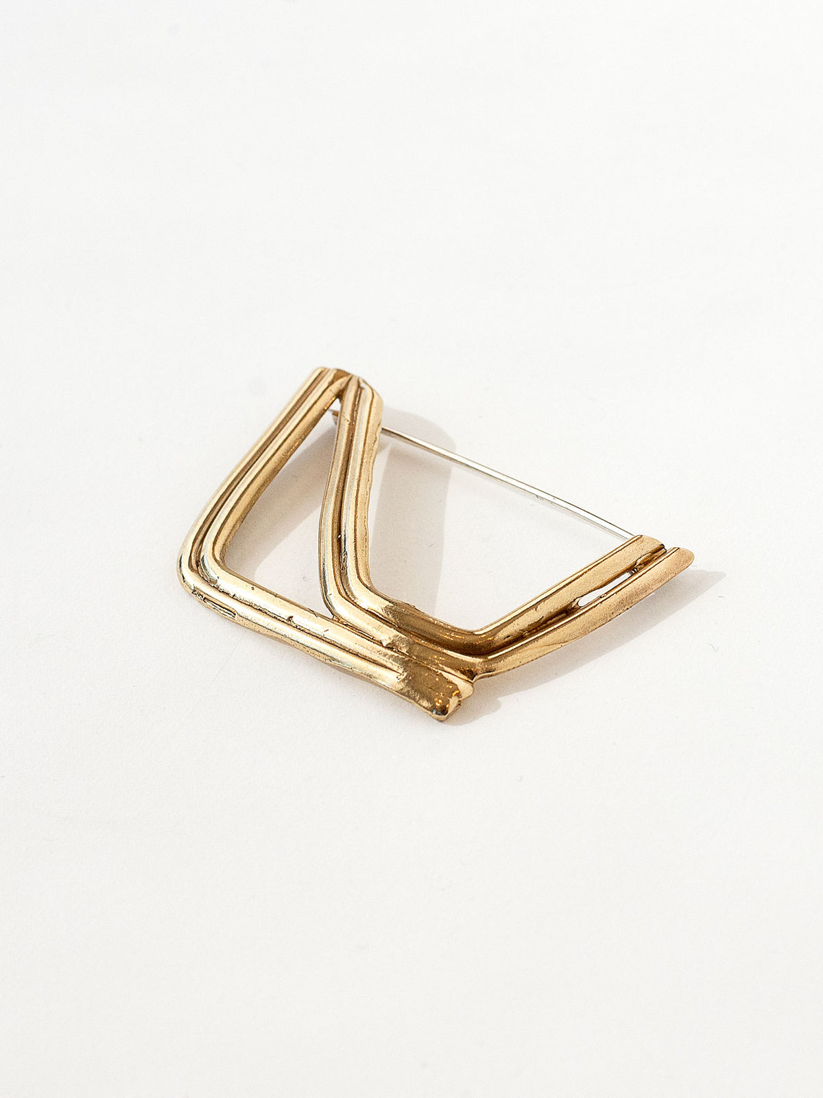 LINE BROOCH