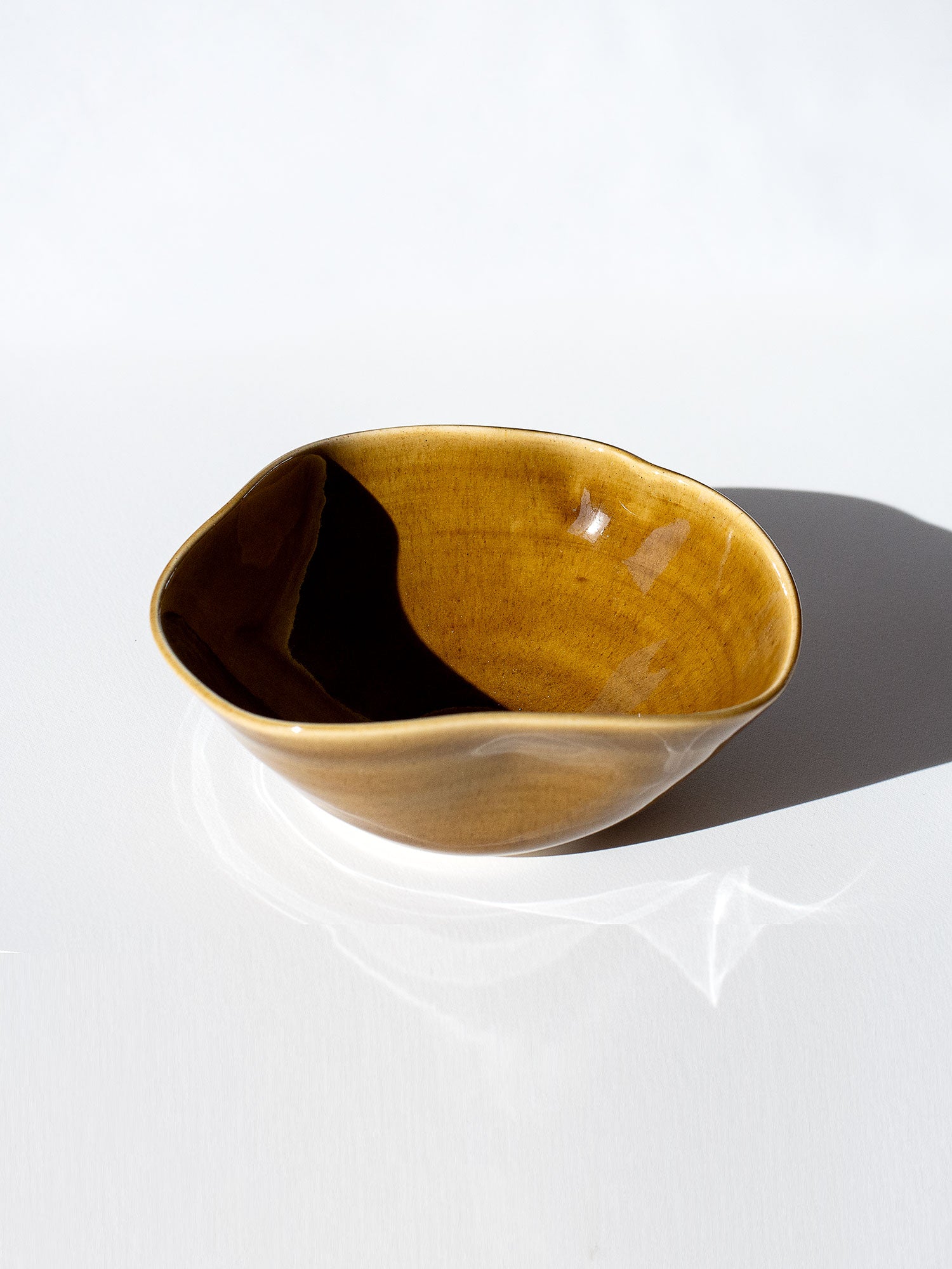 MIMA CERAMICS WAVE BOWL (BUTTERSCOTCH)