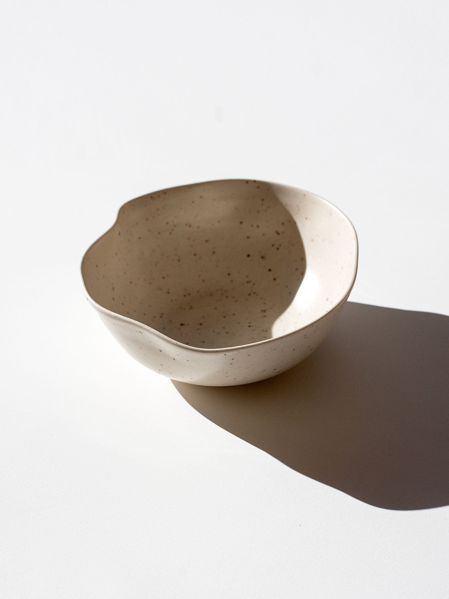 MIMA CERAMICS WAVE BOWL (VANILLA BEAN)