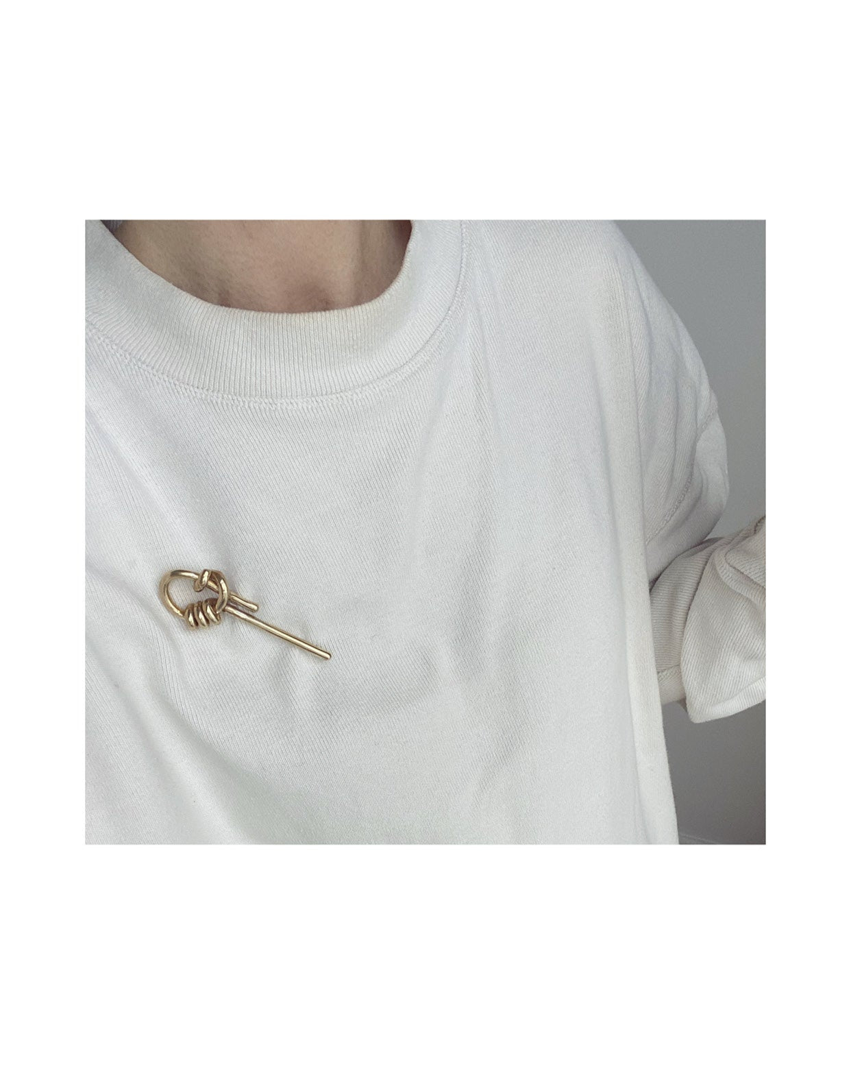 KNOT BROOCH II